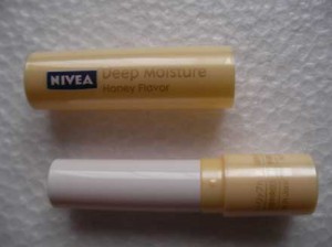 nivea_deep_moisture_lip_4